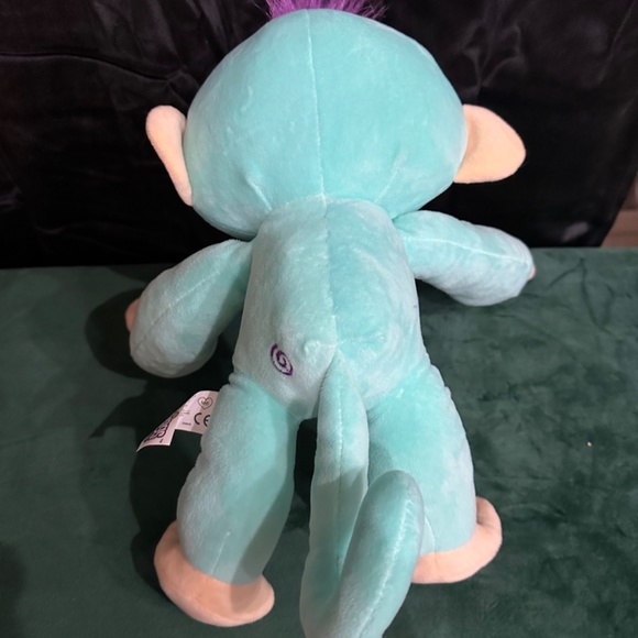 Fingerlings, 14” plush monkey with poseable arms. - Picture 3 of 5